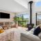 153 Centenary Heights Rd