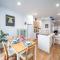 Kashida - 2BR Townhouse WiFi Study