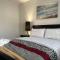 Luxury Spacious 5-Bedroom Home - London