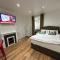 4TH Studio Flat With Private Own Bathroom A London Luxury Family Home Setup and furnished With Double Bed plus A Double Futon-Sofa Bed A Single Futon Bed A Baby Cot and Garden and Free Parking - Lewisham