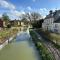 Cotswold's Large 4 bed house-Sleeps 10-Free Parking-Wifi - Ebley