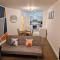 RestWorkPlayShortStays apartment, free parking and wifi, perfect for contractors, near to i54 park and city centre