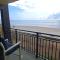 The Maui Wowi Oceanfront Condo - 德通纳海滩海岸