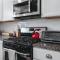 962 Townhouse 3BR Near Downtown Beaches and Wineries - 特拉弗斯城