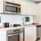 Tropical Apartment with Balcony - Pool - Up To 4 - Gym - شاطئ هالانديل