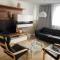 H&H Apartment im Herzen der Stadt Nr 17-Karl mit Küche, Wohnzimmer und Esstisch