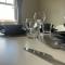 Spacious, bright 2 bed flat with 1 S/king bed.