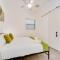 Snazzy loft style 2BR I Gym I Parking I Workspace - دالاس