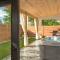 Petit Paradis Studio with hot tub