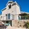 Olive Seaview Oasis