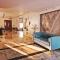 Suite with pool view - Sheikh Zayed