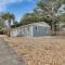 Beachy 3BD Bungalow One Block from Scenic Walkway - أوك آيلاند