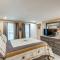 StockYards! Less than 4 minutes-Sleeps 8-Lee House