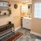 StockYards! Less than 4 minutes-Sleeps 8-Lee House
