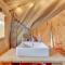 12 Fires Luxury Glamping with Heating #2