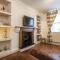 Shell Cottage - 2 Bedroom Holiday Home - Tenby - Тенби