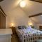 Shell Cottage - 2 Bedroom Holiday Home - Tenby - Tenby