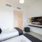 Burj Khalifa View, 2 Balcony w Lounge, Dubai Mall Access, Gym, Infinity-Pool, Playground, BBQ, Family Friendly