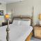SMP 209 - Large 4 Bedroom Beachfront Condo