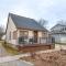 Clear Lake Vacation Rental Walk to City Beach!