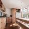 Mr Wooden Box Bush Retreat 5 minutes from the CBD