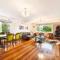 Spacious 3+2BR* house secluded in leafy gardens - Glen Waverley