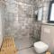 Mad Wall Apartment - Kyziridi House