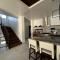 Island Breeze Villa - 5 Bedroom Private Island Villa w Pool