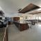 Island Breeze Villa - 5 Bedroom Private Island Villa w Pool