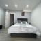 Luxe Ground Floor Apt/Free Parking/Private Garden - 雷德布里奇