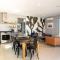 Luxury Joshua Tree 3BR Home with hot tub & Views - Joshua Tree