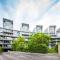 Exceptional calm 3BR, 2.5BA apartment with patio, pool & gym - Прага