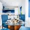 Sapphire Retreat - Central Location - Free Parking, FastWiFi and Smart TV by Yoko Property