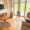 Tiny House Chez Claudine - Relaxen, Workspace, Nähe Thermen, Netflix, free Parking & Wifi - بروغ