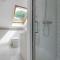 Gorgeous 1 bedroom & private ensuite in Central Windsor home with FREE PARKING - 温莎