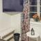 2 Bedroom Cozy Apartment In Järle