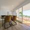 Sea Breeze Lux House - Private Pool & Aircon