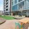 Luxury 2BR Rooftop Pool Austin by Barclé