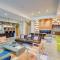 Luxury 2BR Rooftop Pool Austin by Barclé