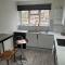 RentUnique Nimrod House 2 bed ample parking
