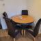 RentUnique Nimrod House 2 bed ample parking