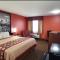 Super 8 by Wyndham White Hall