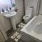 Aldwych house, For Holidays, Contractors & Relocation, Free Parking & Wi-Fi