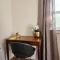 Chic Spacious Apt Near Attractions/Food/EWR/NYC