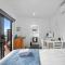 Joys Rest Cabin - Whangamata