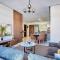 Sleek and Modern 2-Bed Unit in Downtown Casa