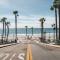 Oceanside Beach style King & 2 queen beds
