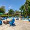 Oceanside Beach style King & 2 queen beds