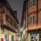 PortaTorre Suite, a Charming apartment in the Heart of Como, Free Private Parking, Air Conditioning & More! - Комо
