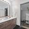 Stunning Downtown Apartment with Pool, Laundry, Parking